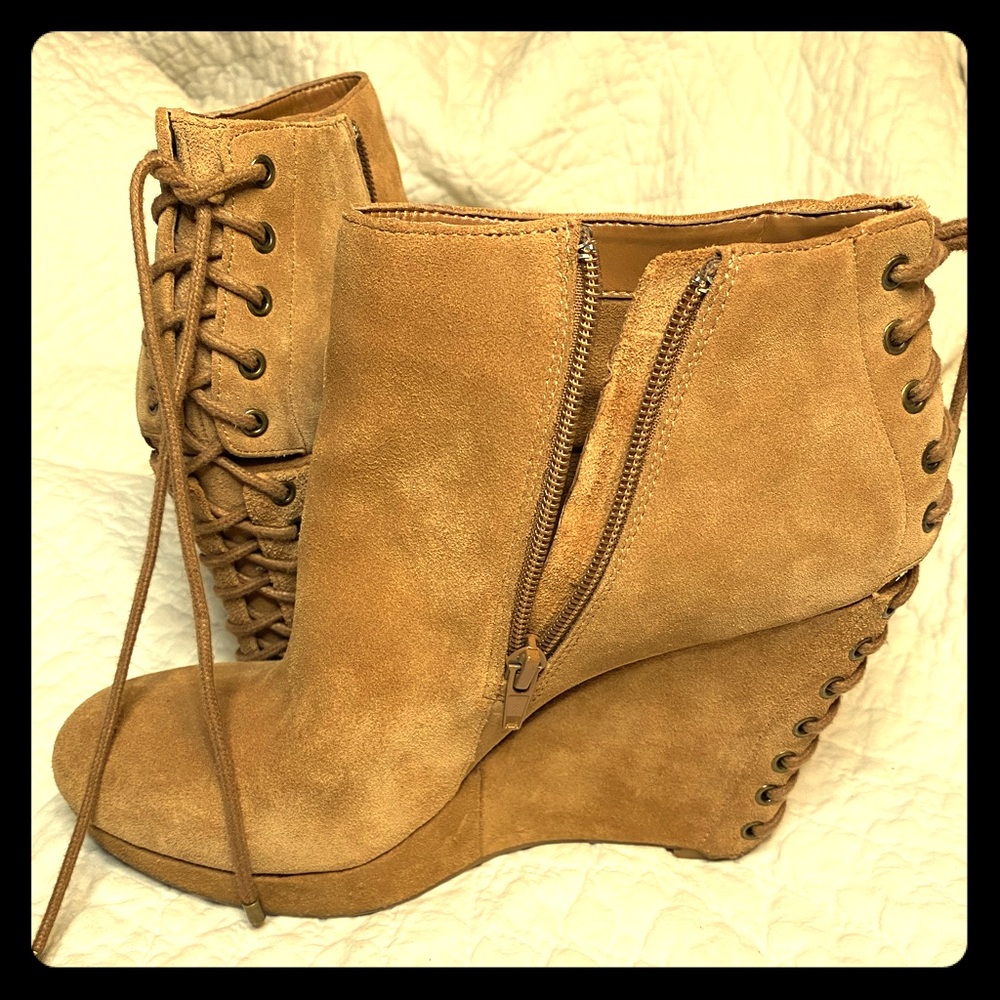 Gianni Bini ankle boots, lace-up back. Size 8 1/2